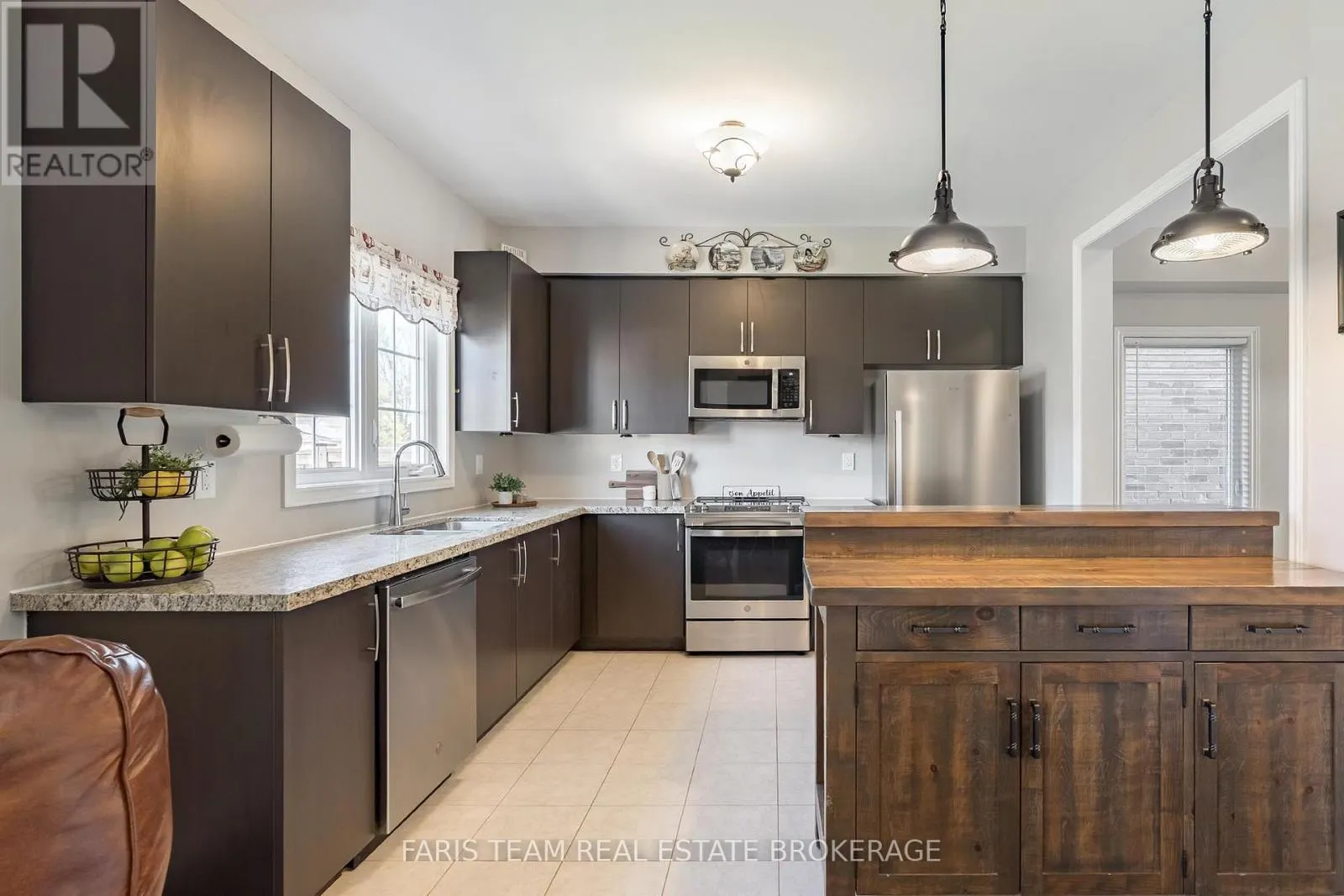 207 SPRINGFIELD CRESCENT