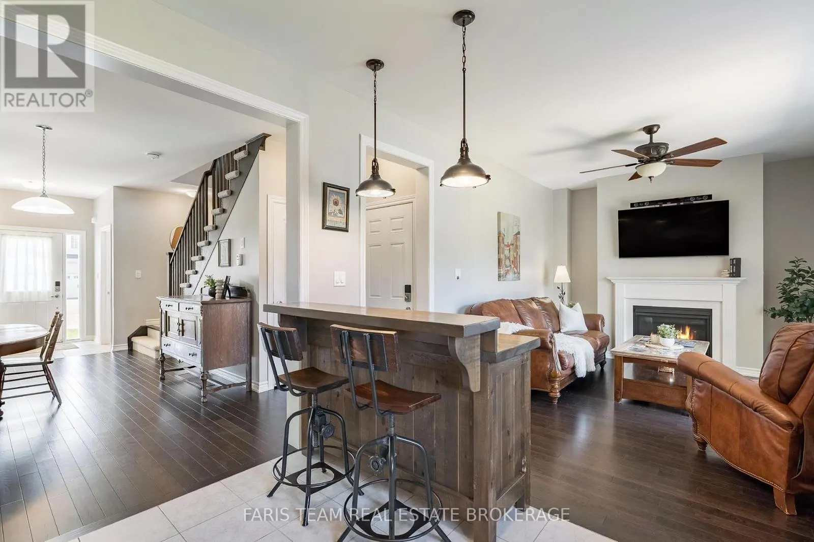 207 SPRINGFIELD CRESCENT