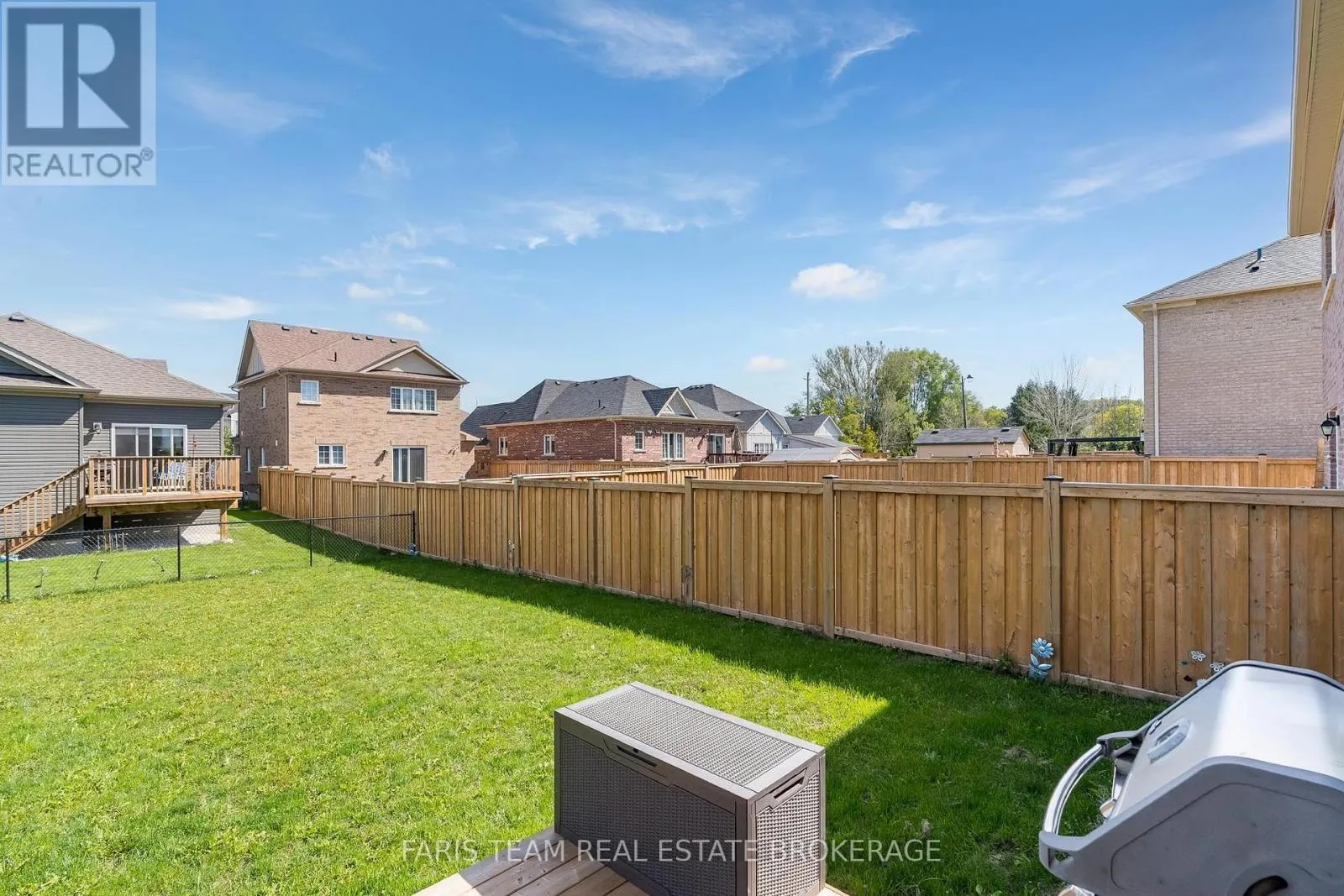 207 SPRINGFIELD CRESCENT
