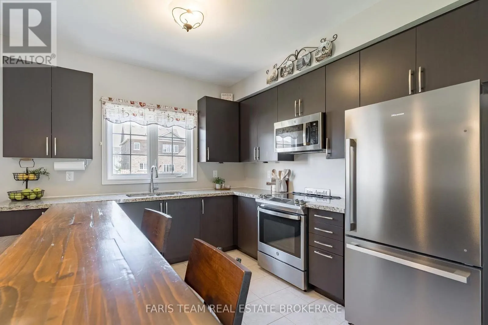 207 SPRINGFIELD CRESCENT