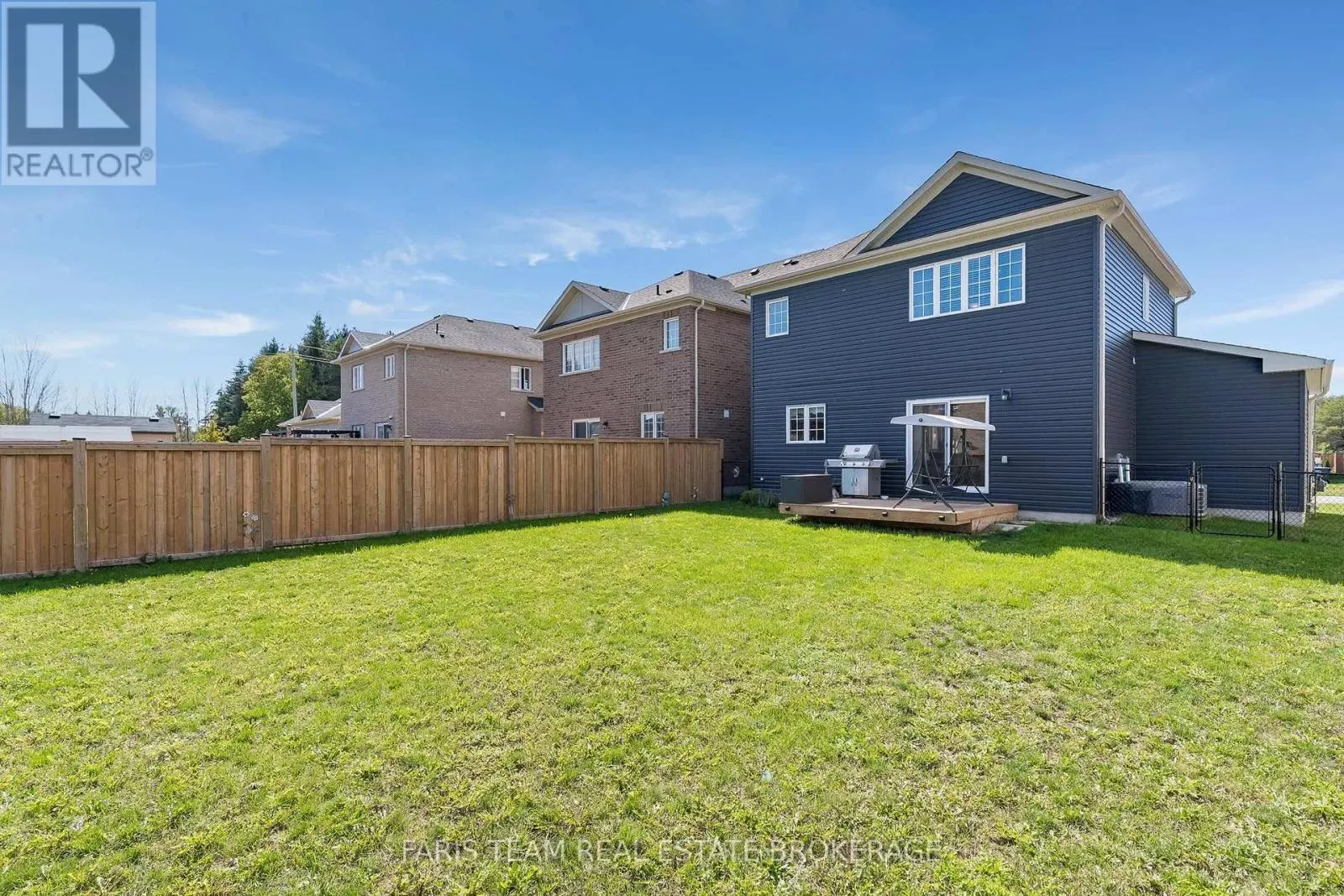207 SPRINGFIELD CRESCENT