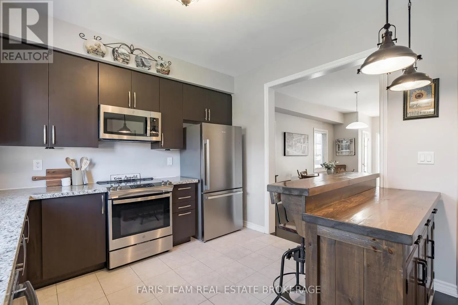 207 SPRINGFIELD CRESCENT