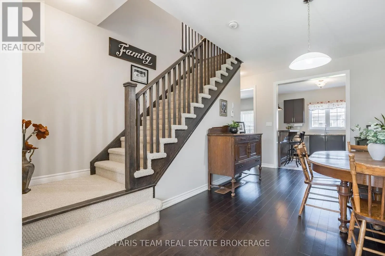 207 SPRINGFIELD CRESCENT