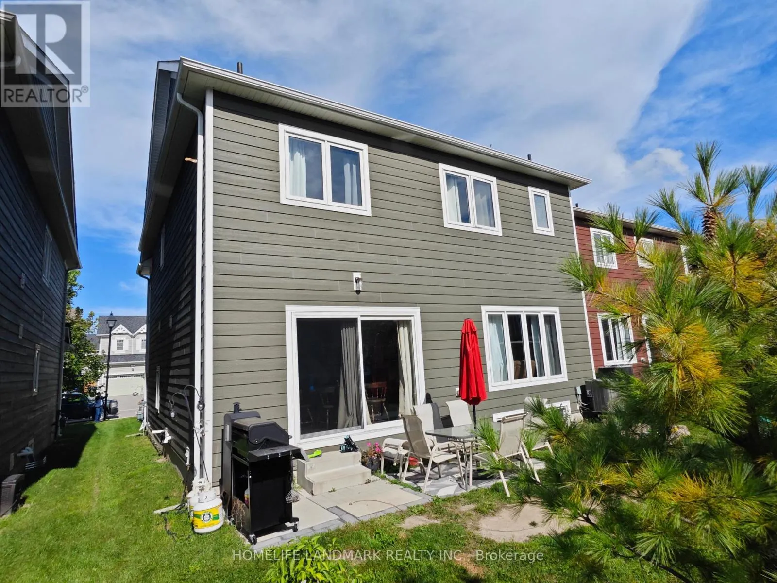 12 CATAMARAN DRIVE