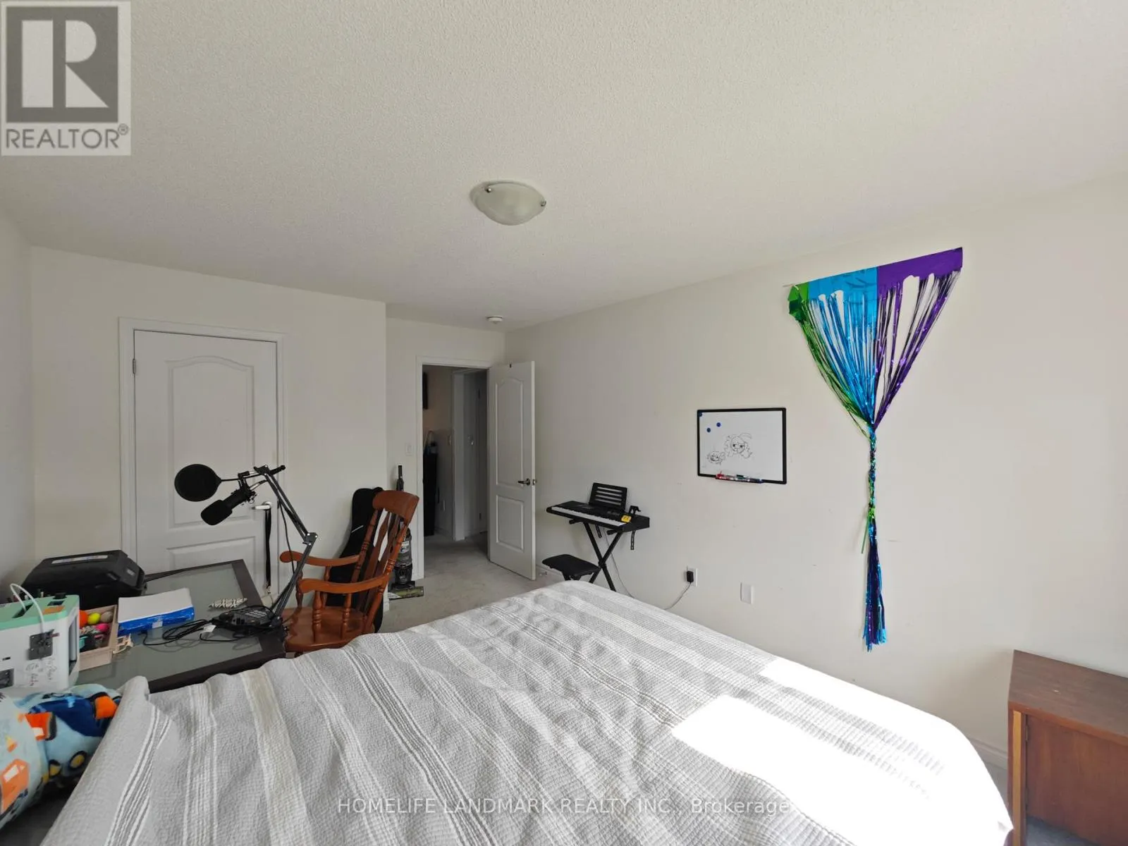 12 CATAMARAN DRIVE
