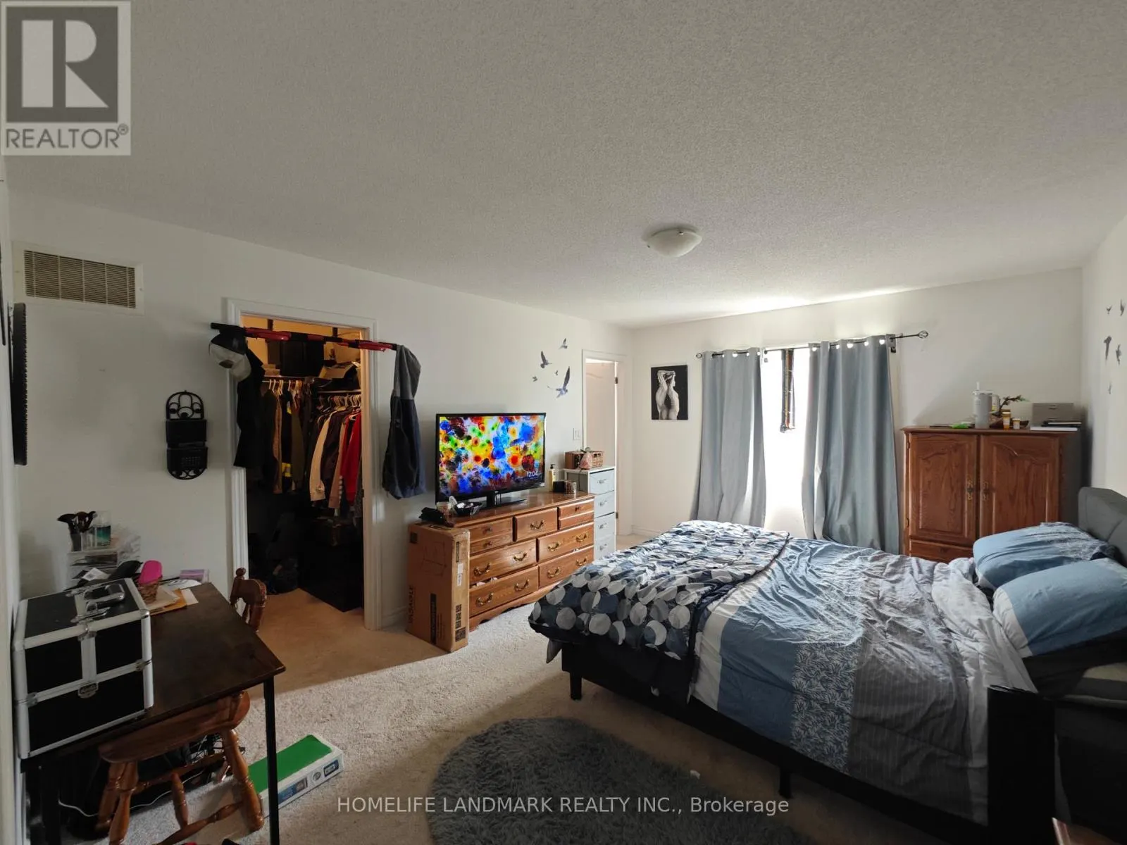 12 CATAMARAN DRIVE