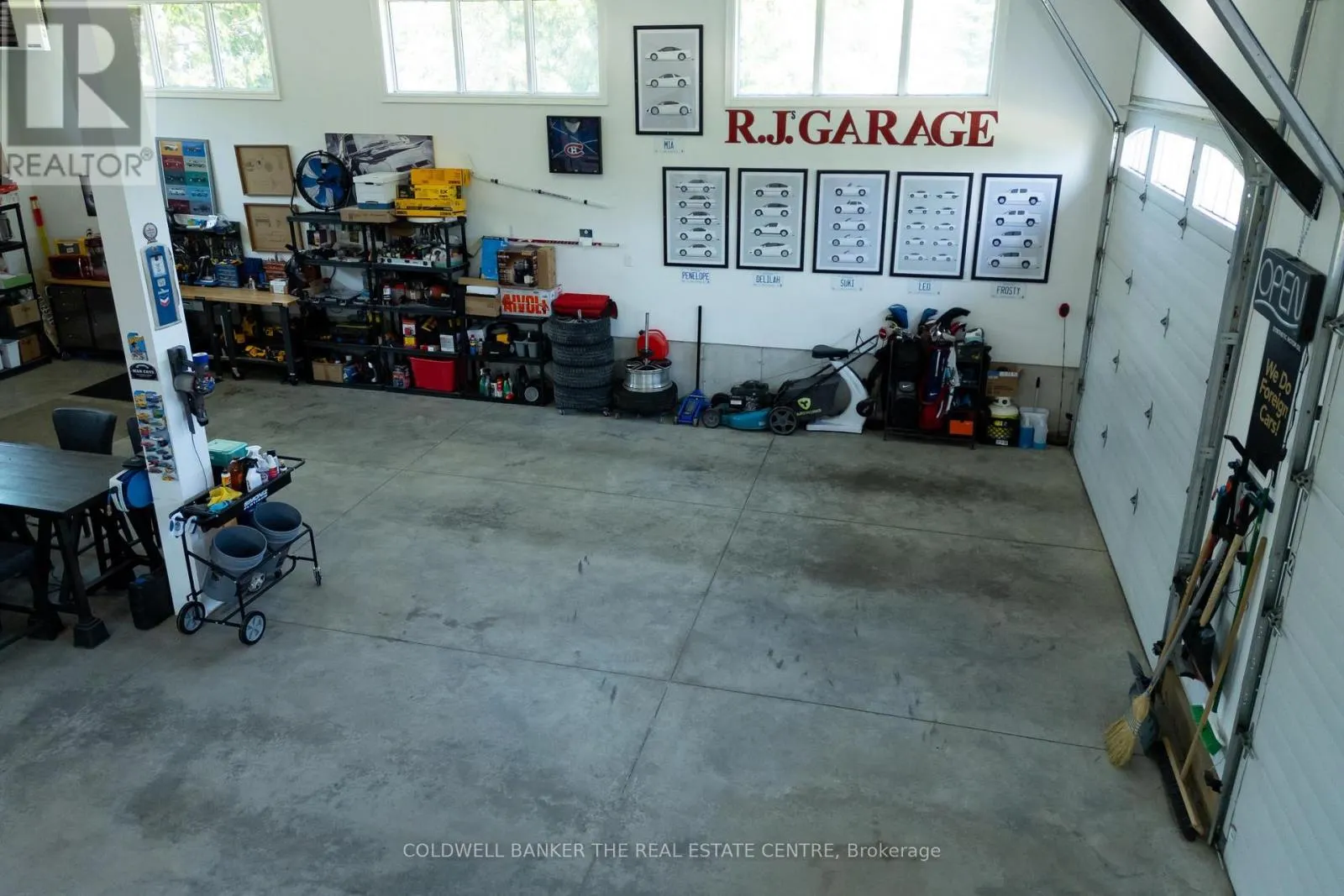 224 LAKESHORE ROAD E