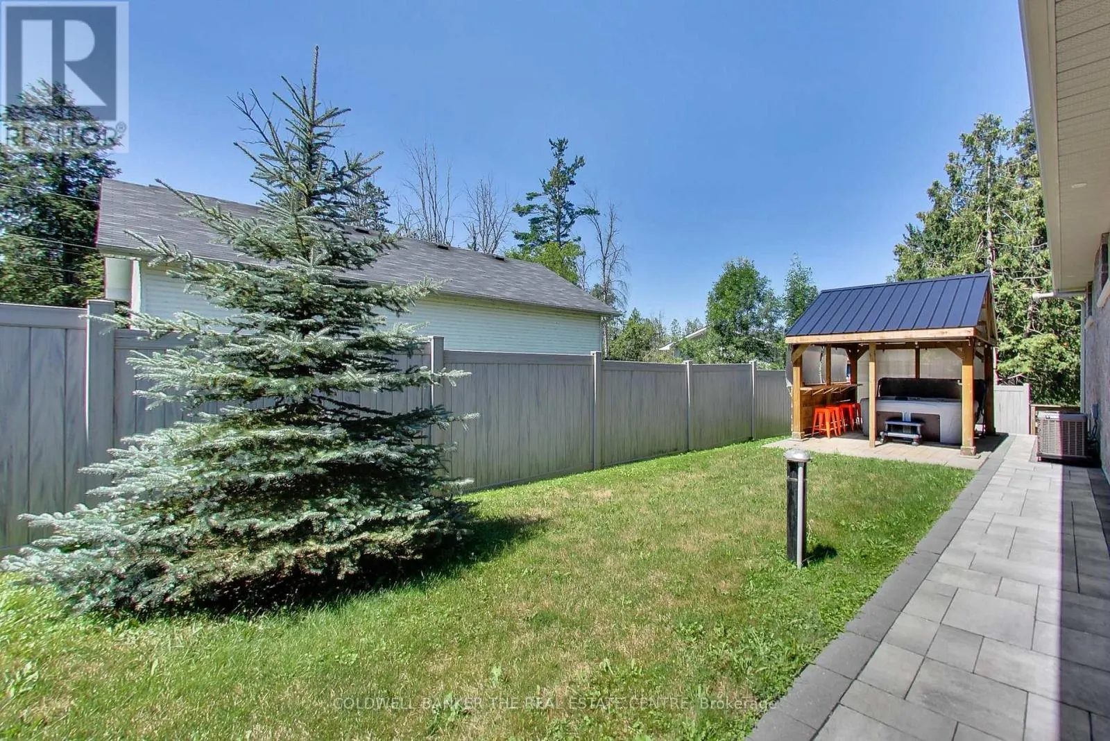224 LAKESHORE ROAD E