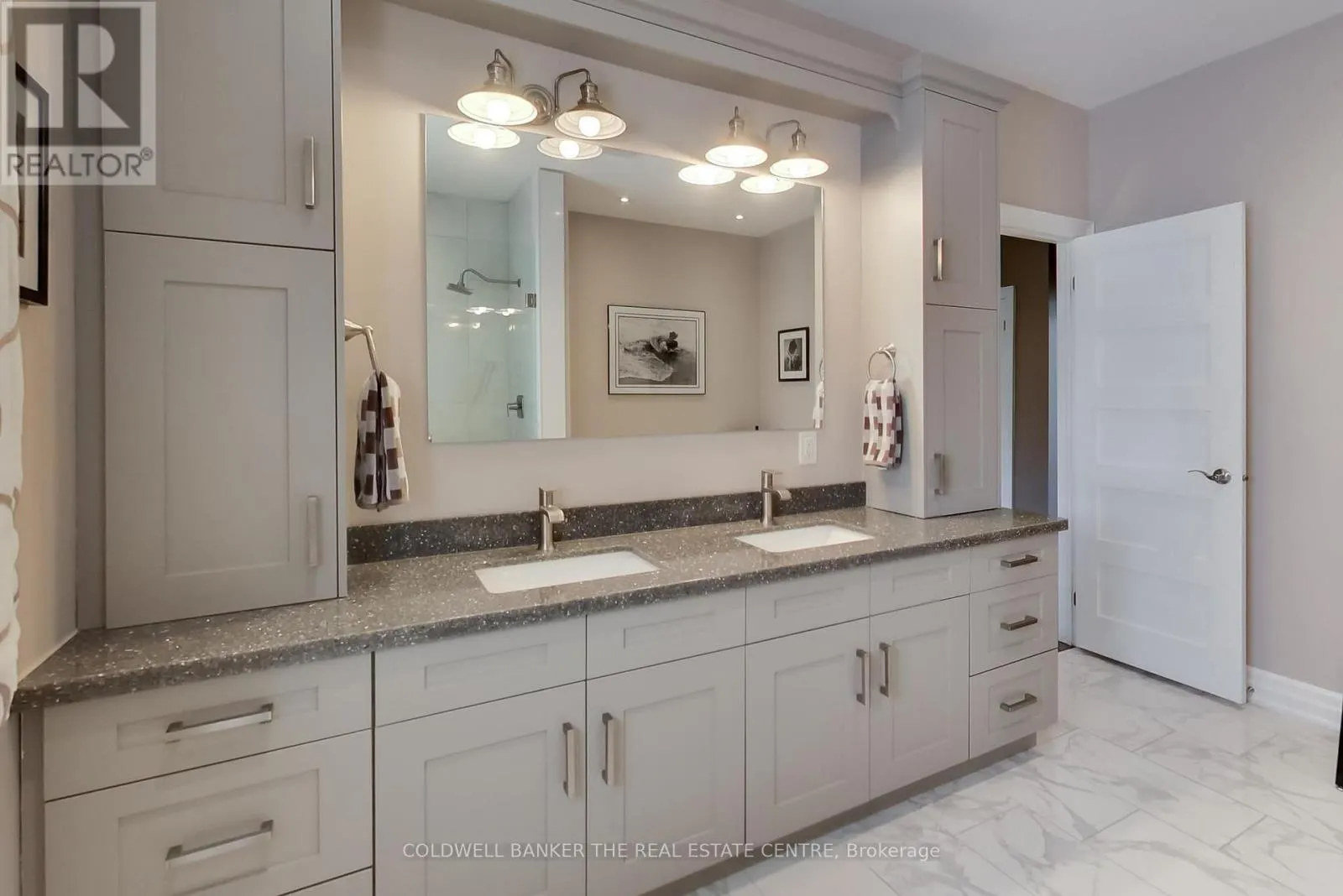 224 LAKESHORE ROAD E