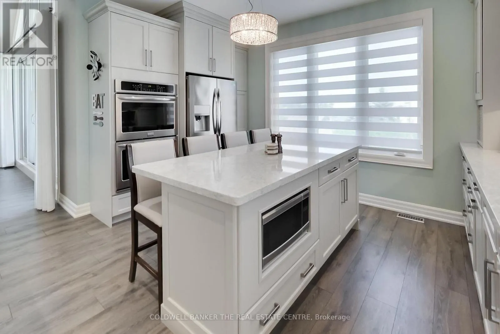 224 LAKESHORE ROAD E