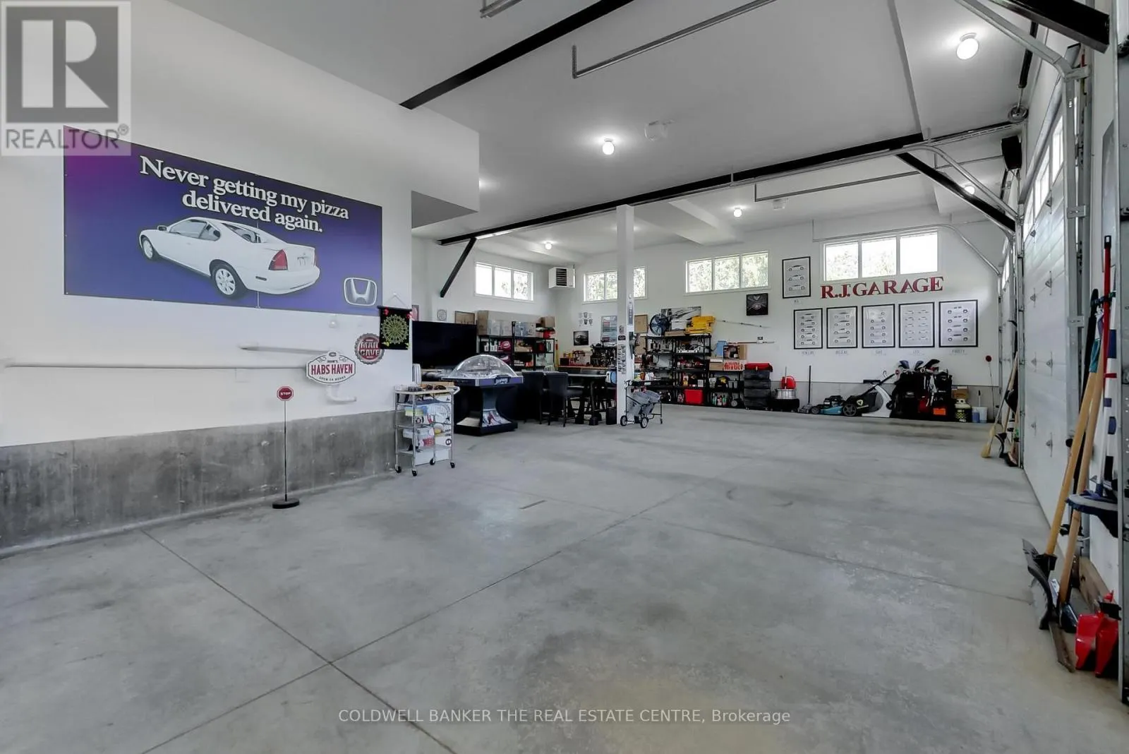 224 LAKESHORE ROAD E