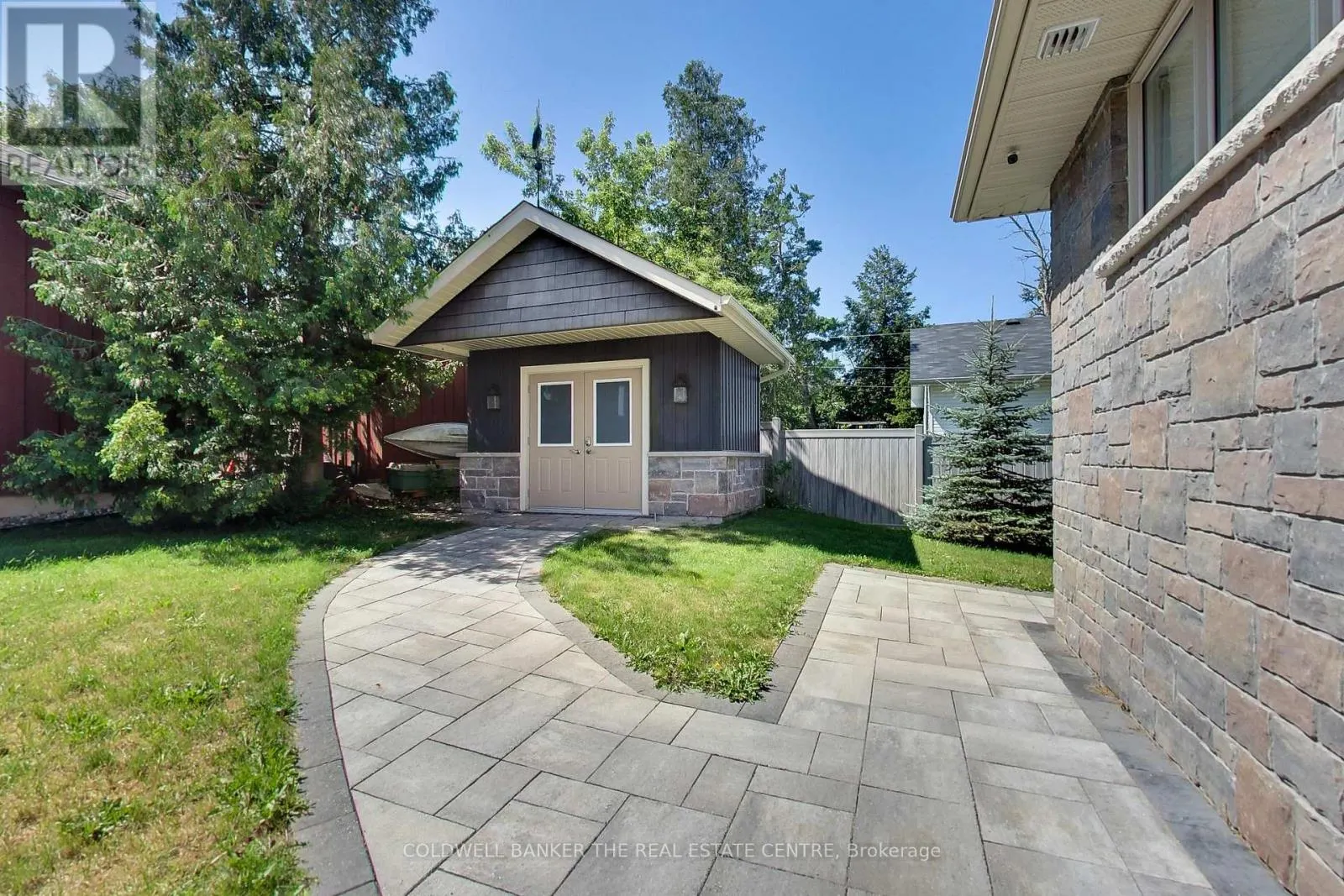 224 LAKESHORE ROAD E