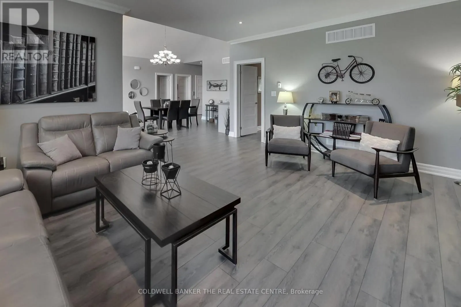224 LAKESHORE ROAD E