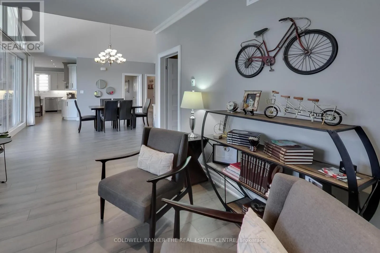 224 LAKESHORE ROAD E