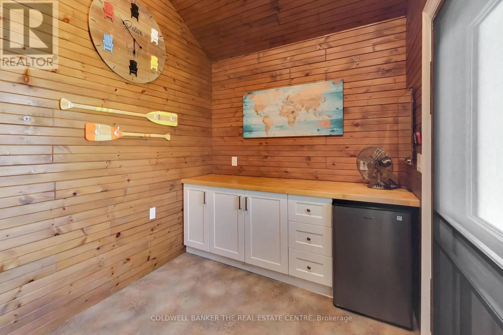 224 LAKESHORE ROAD E