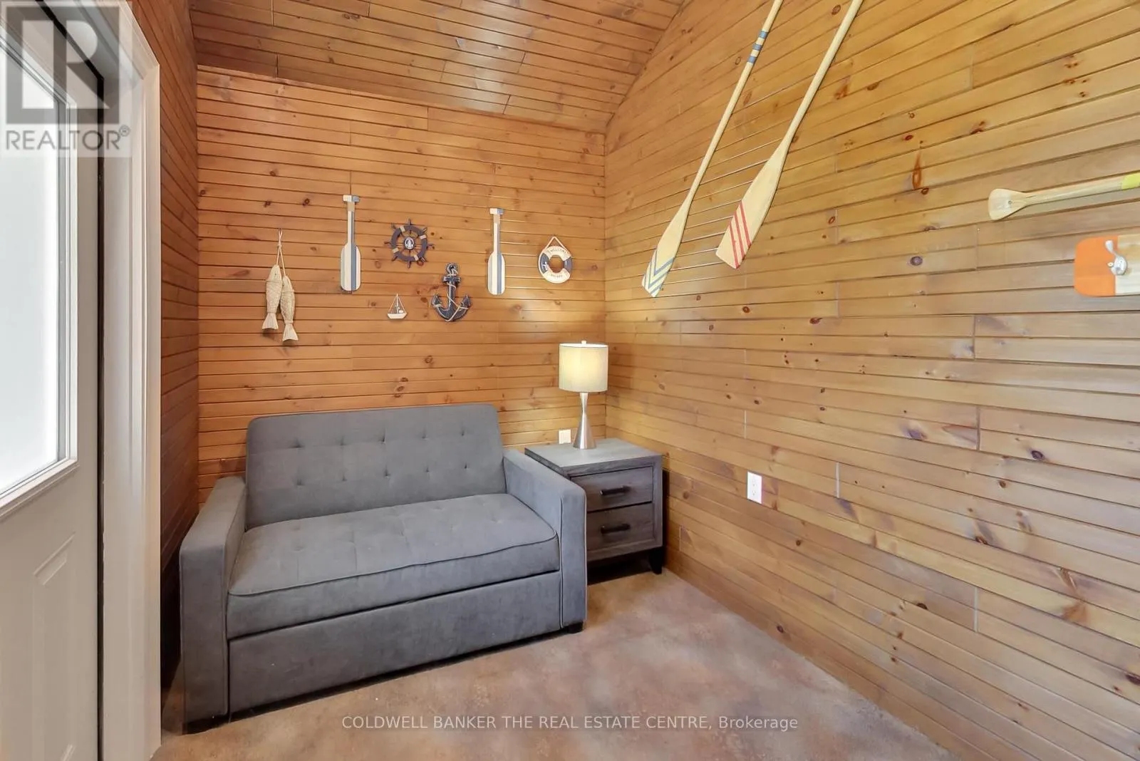 224 LAKESHORE ROAD E