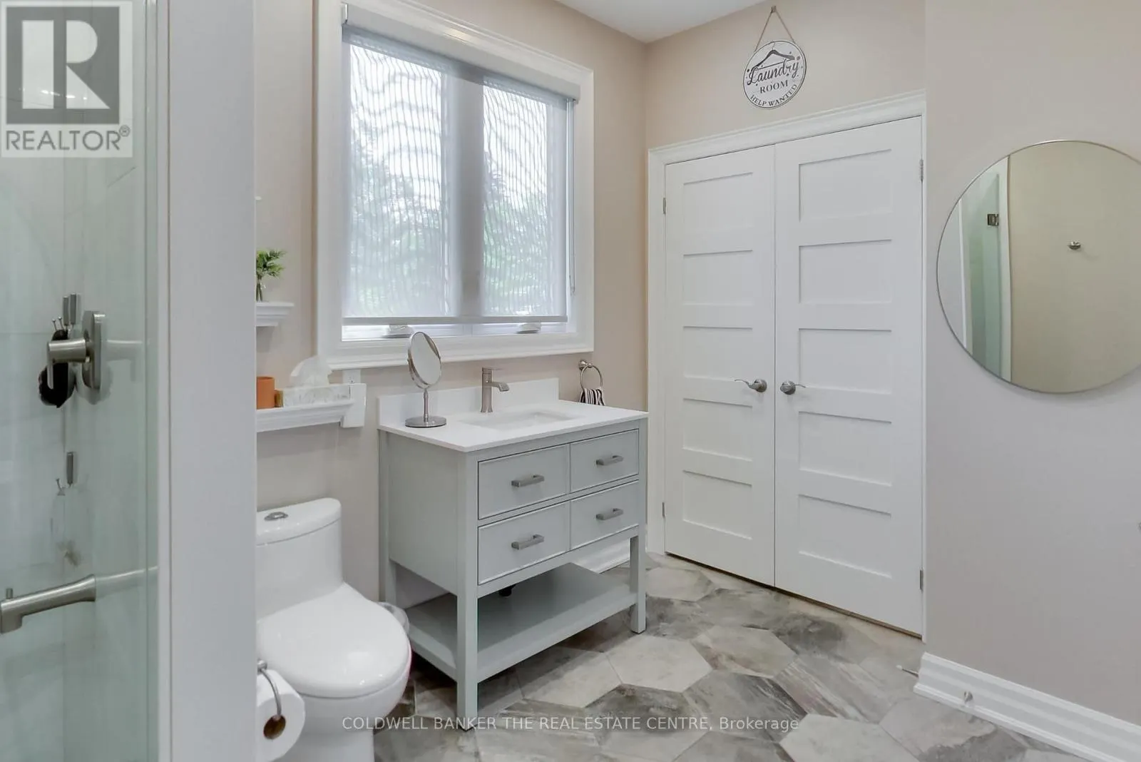 224 LAKESHORE ROAD E