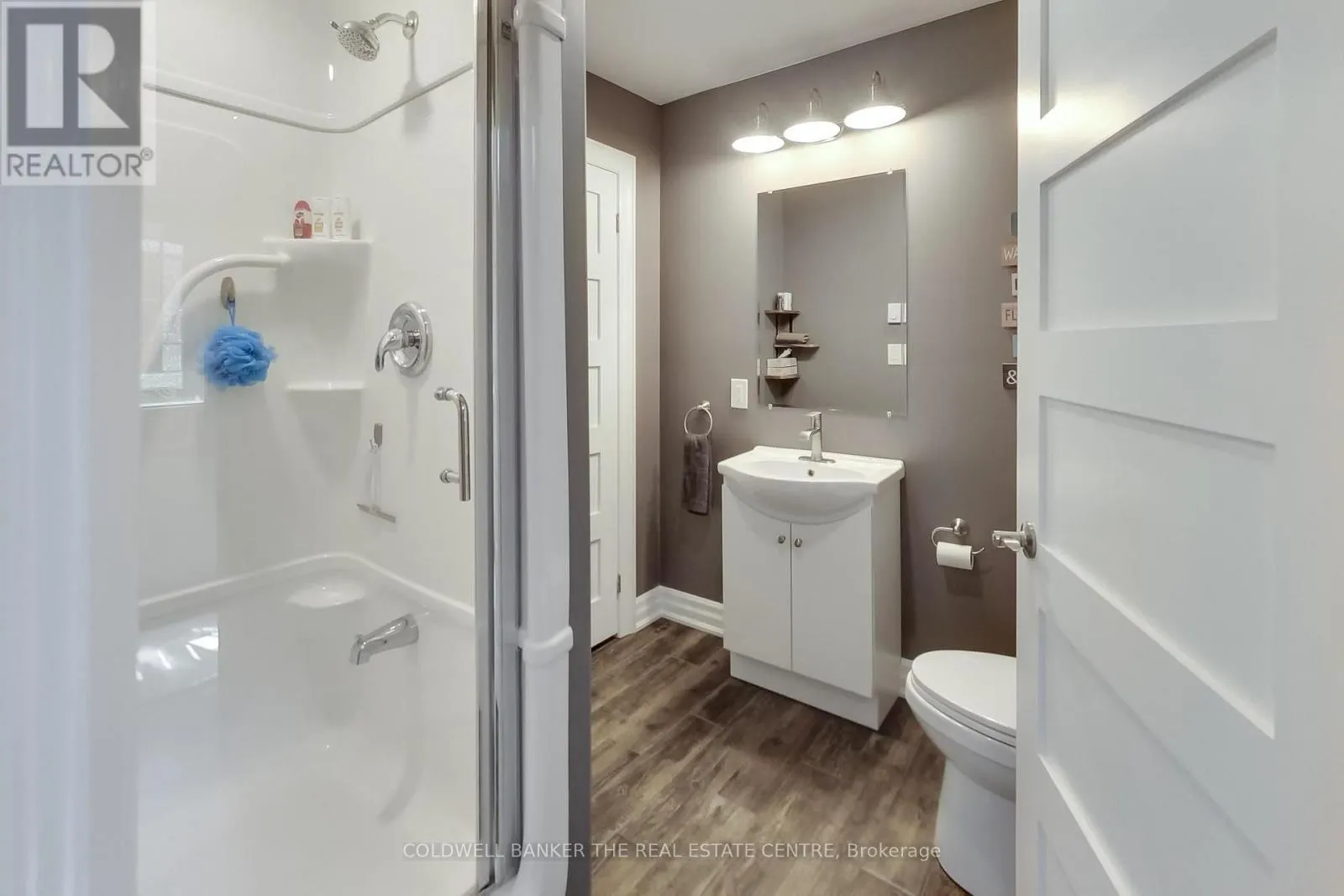 224 LAKESHORE ROAD E