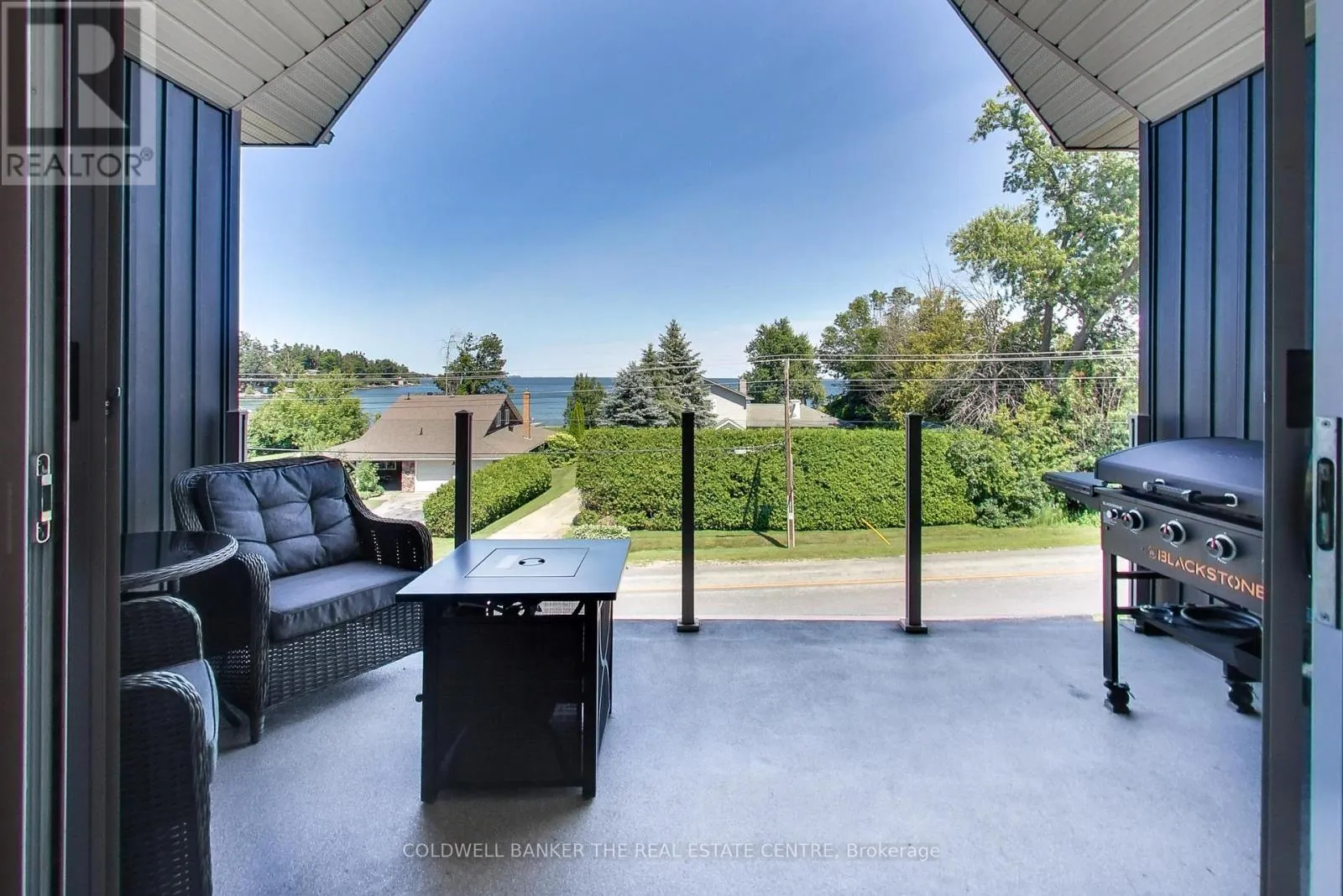 224 LAKESHORE ROAD E