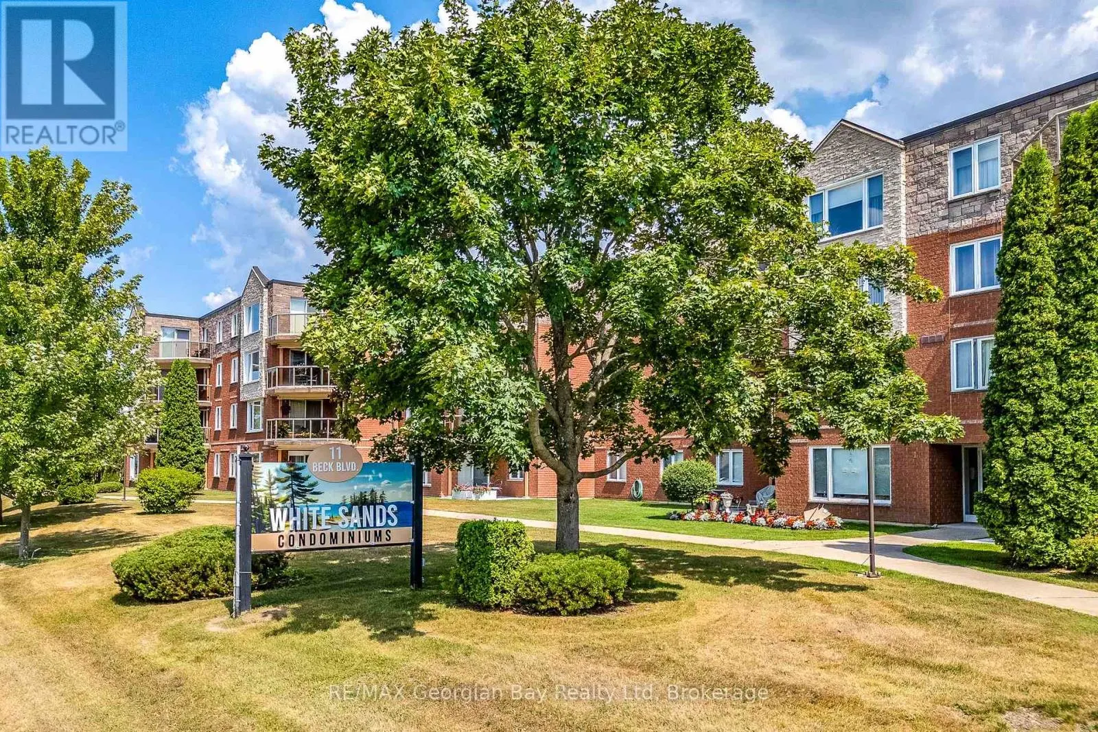 102 - 11 BECK BOULEVARD #102