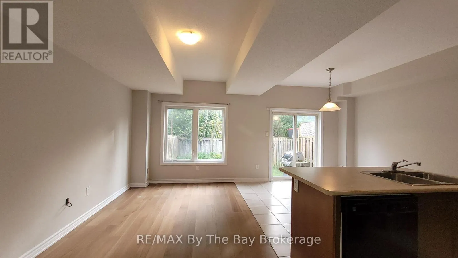 28 ARCADIA DRIVE