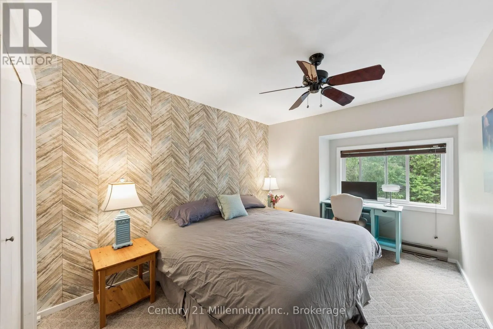 156 ESCARPMENT CRESCENT