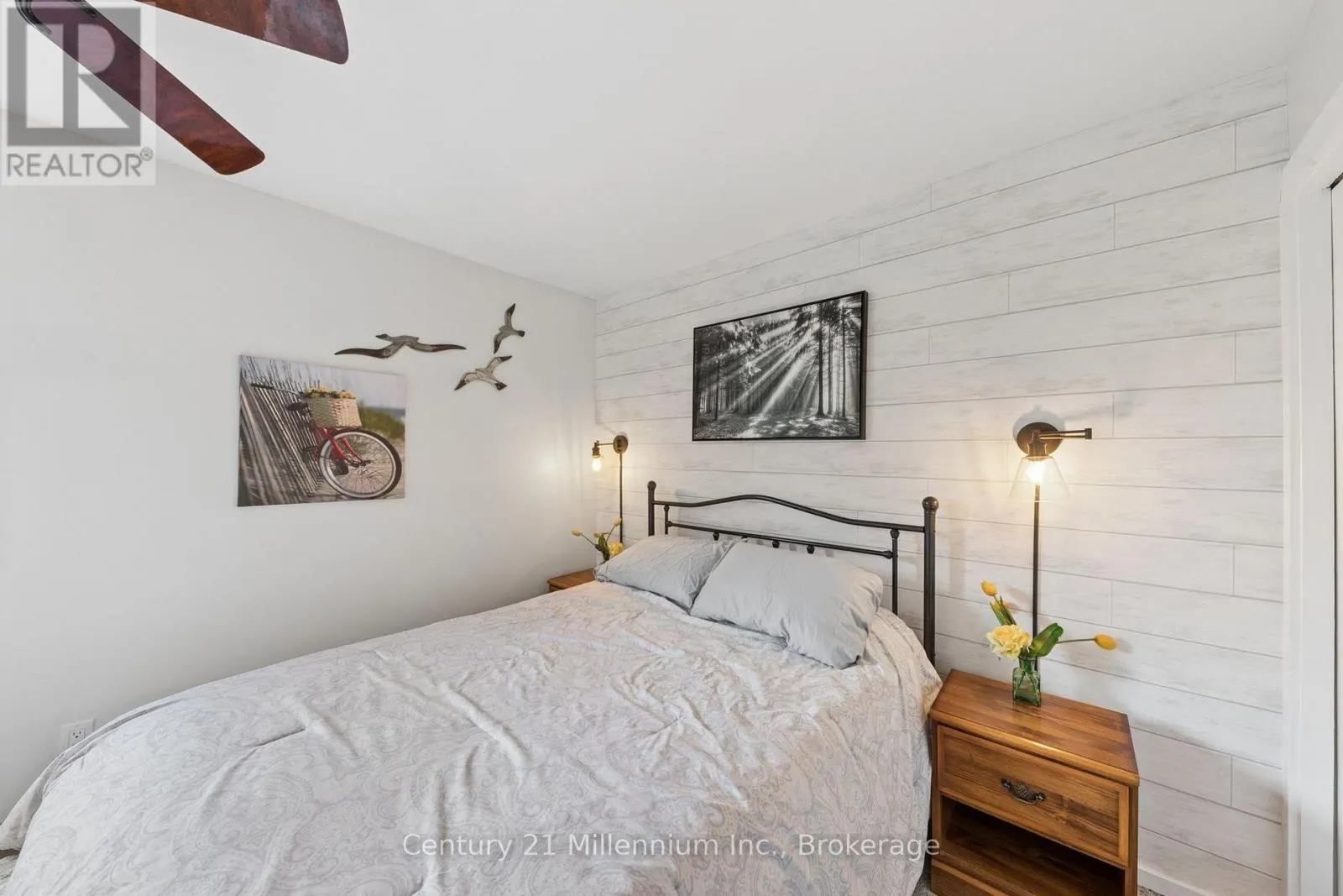 156 ESCARPMENT CRESCENT