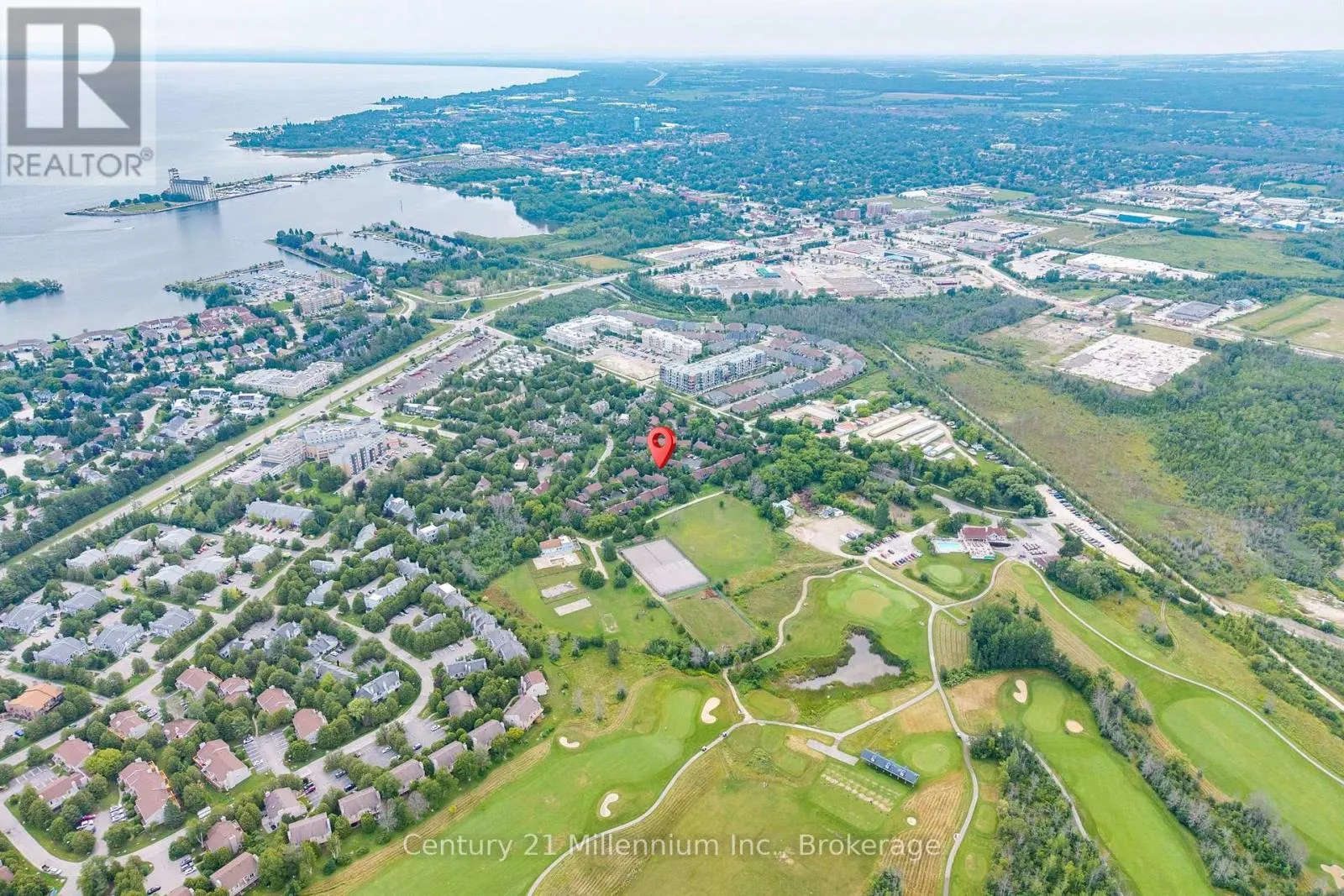 156 ESCARPMENT CRESCENT