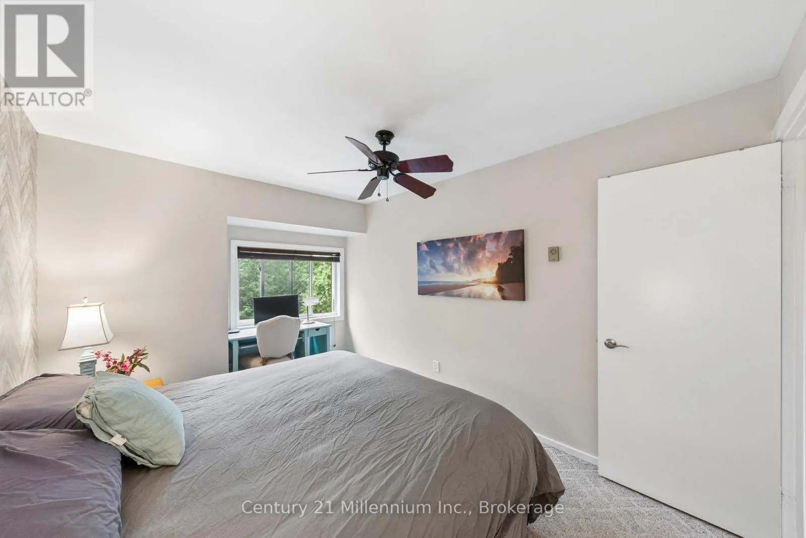 156 ESCARPMENT CRESCENT