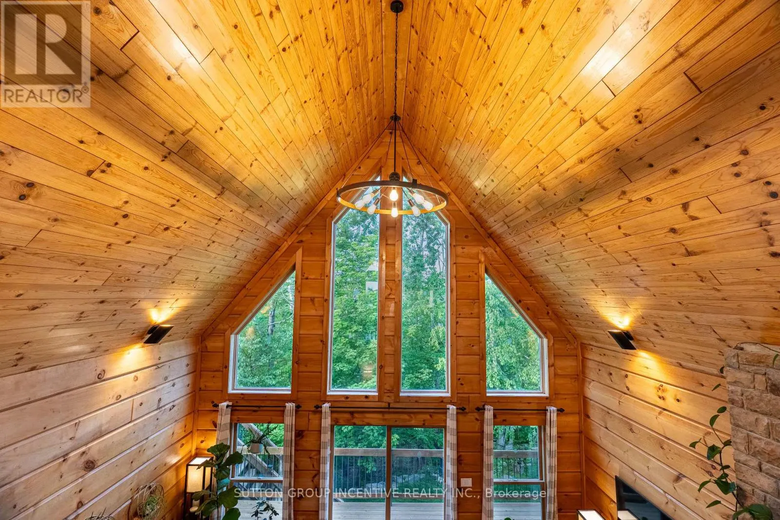 17 BRIDLE PATH