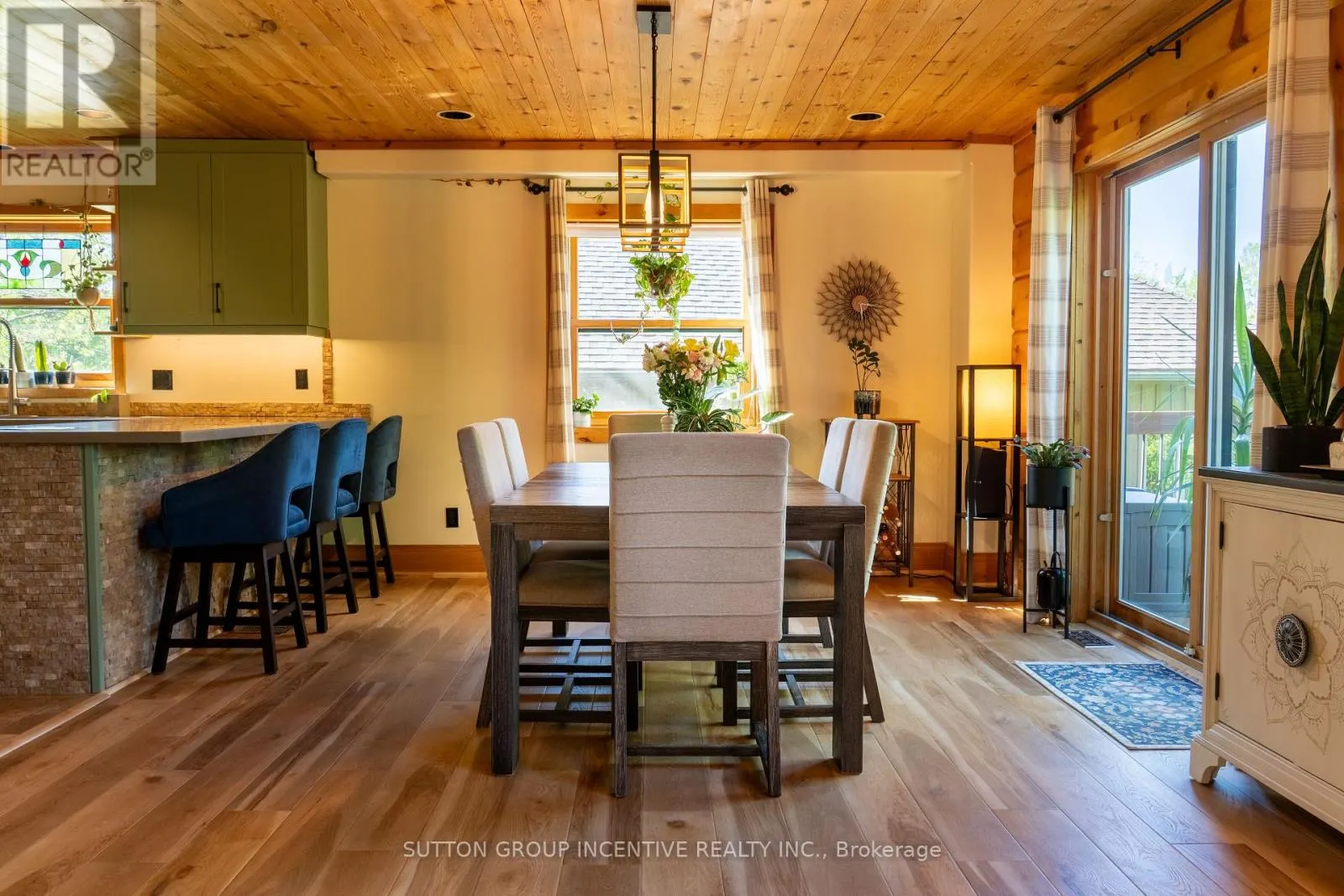 17 BRIDLE PATH