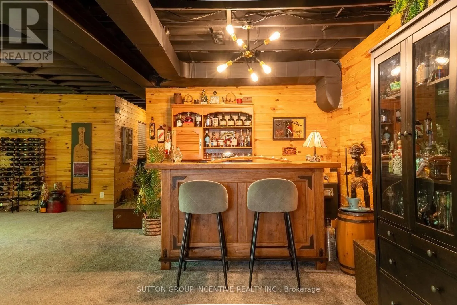 17 BRIDLE PATH