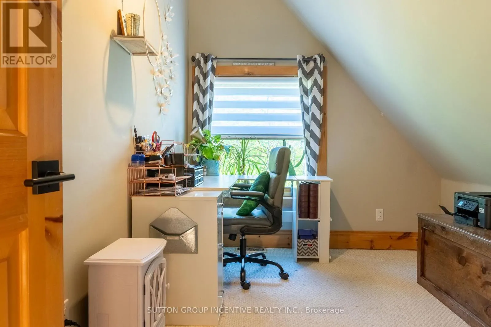 17 BRIDLE PATH