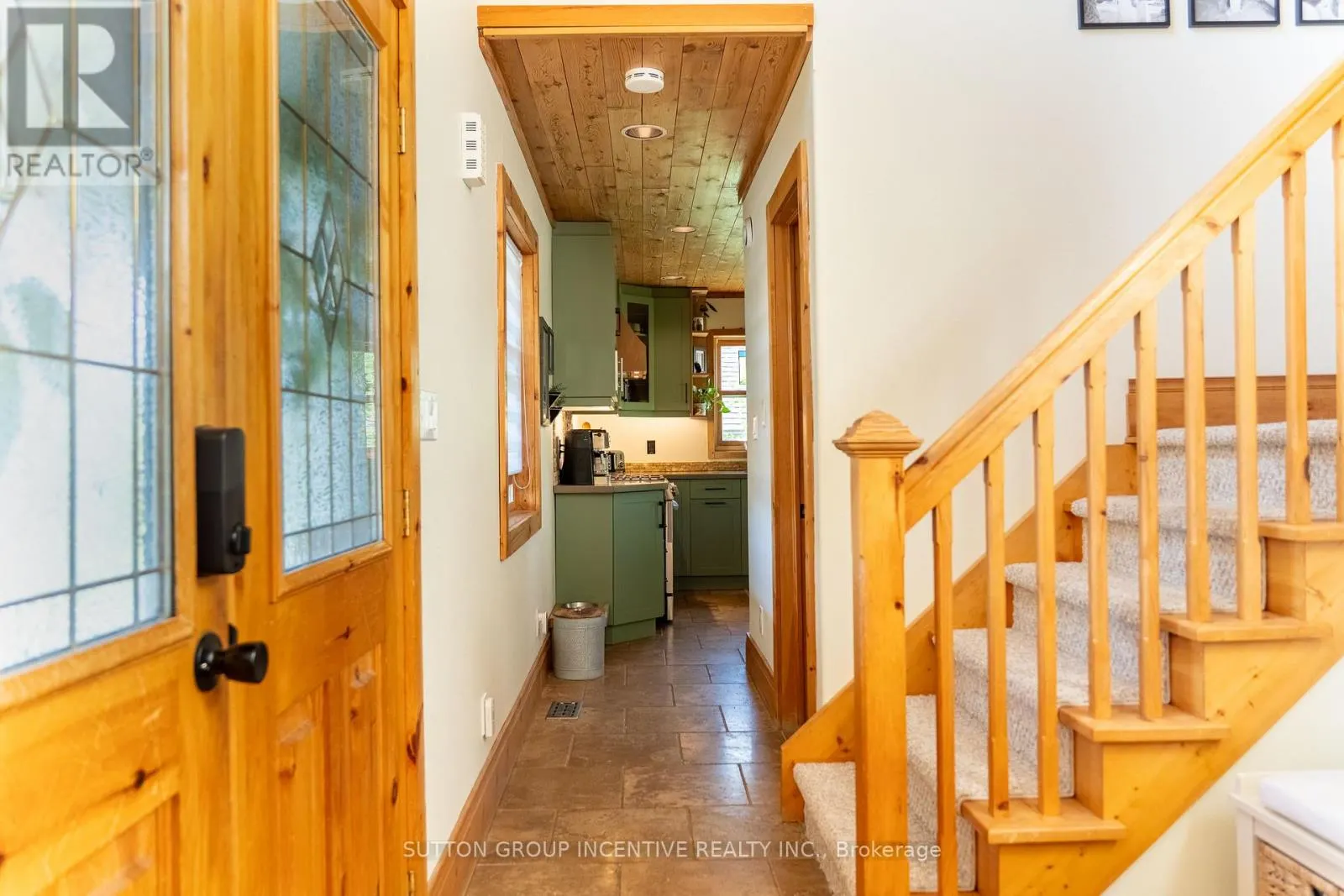 17 BRIDLE PATH