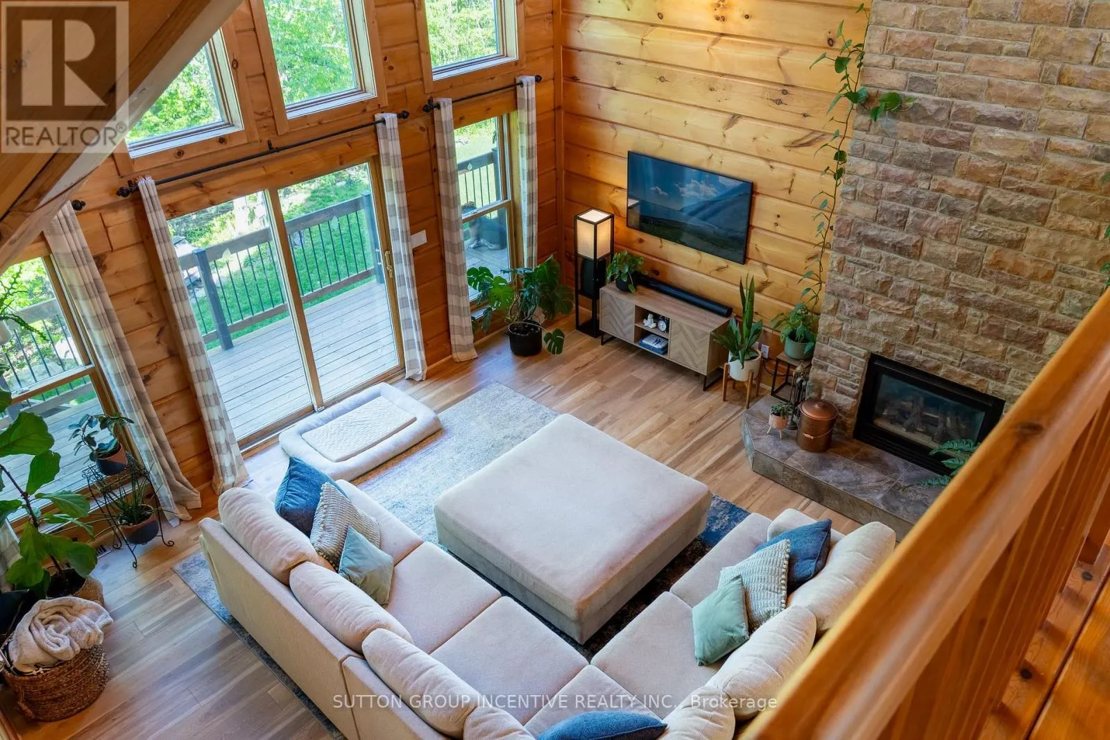 17 BRIDLE PATH