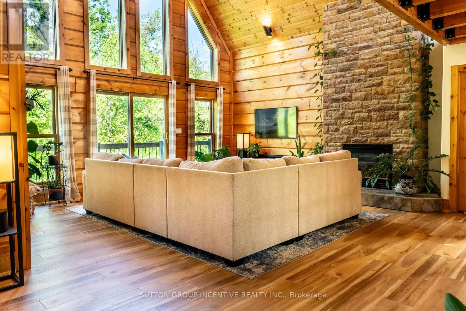 17 BRIDLE PATH
