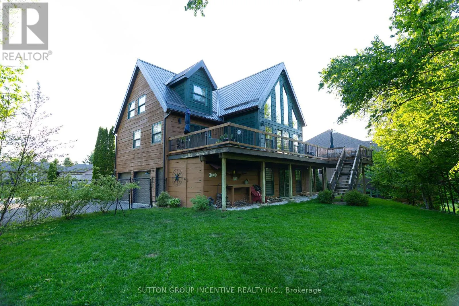 17 BRIDLE PATH