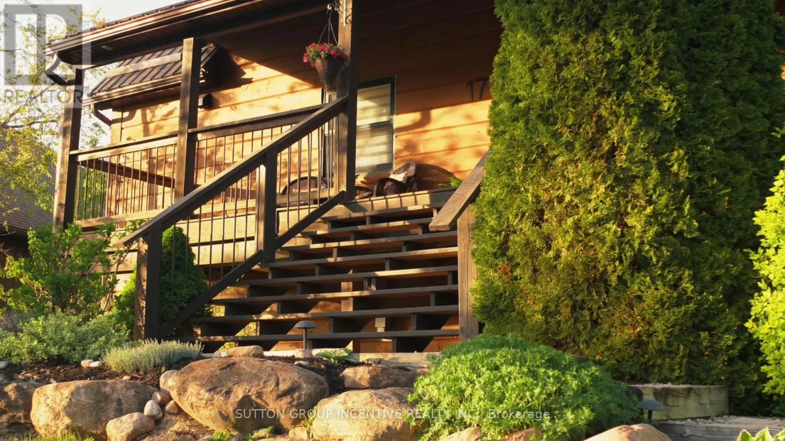 17 BRIDLE PATH