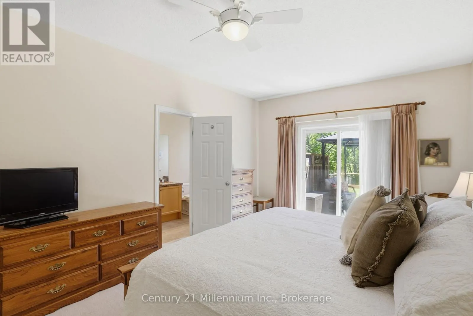 18 THOMAS DRIVE