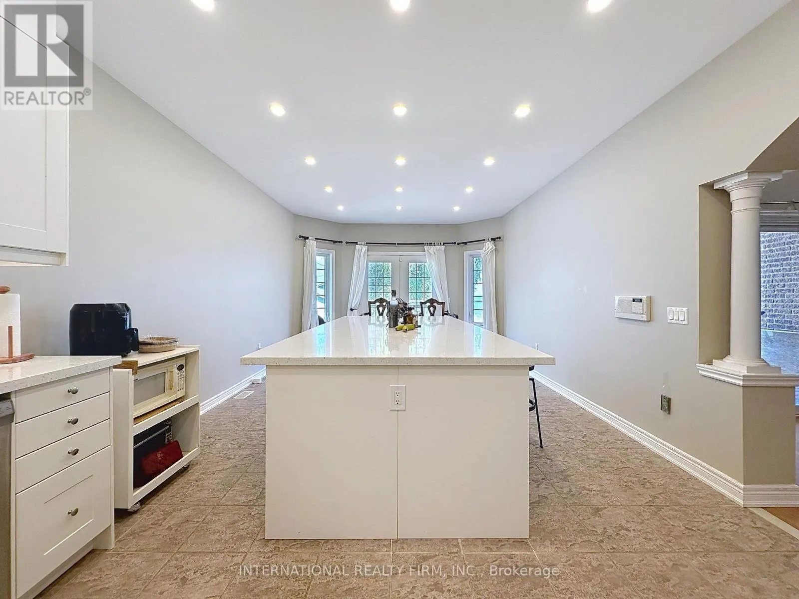 966 SHORE LANE