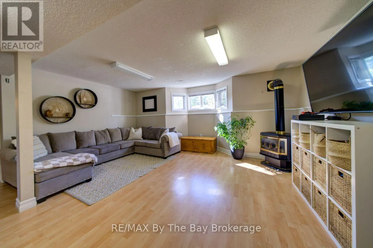 29 DOWNER CRESCENT