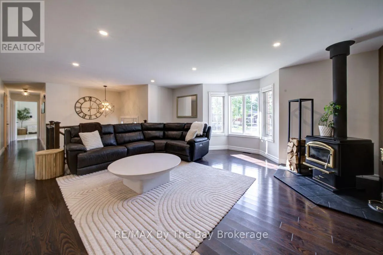 29 DOWNER CRESCENT