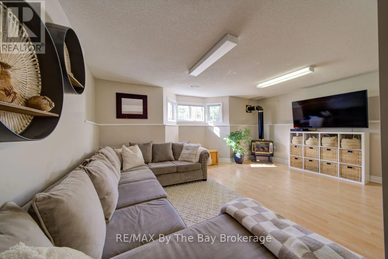 29 DOWNER CRESCENT