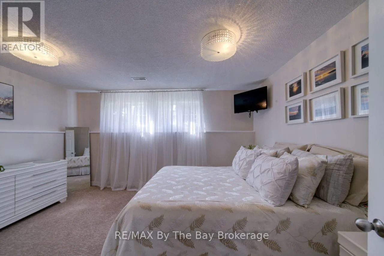 29 DOWNER CRESCENT