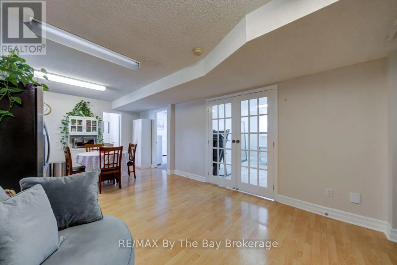 29 DOWNER CRESCENT