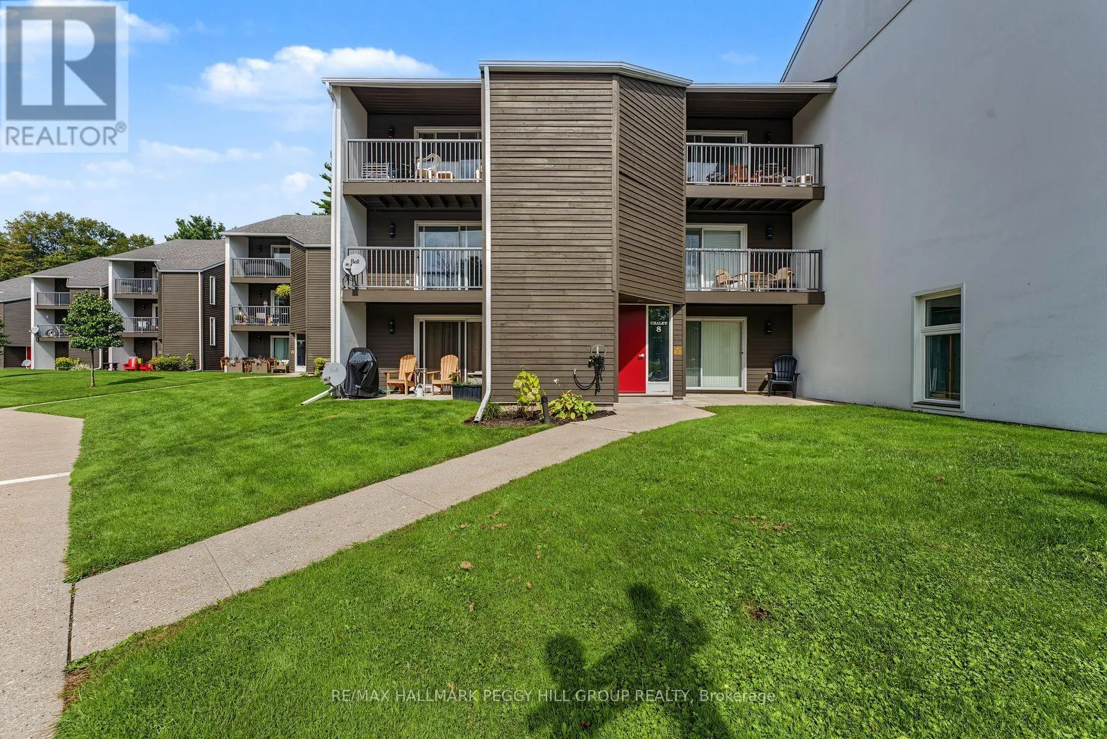 215 - 1102 HORSESHOE VALLEY ROAD W