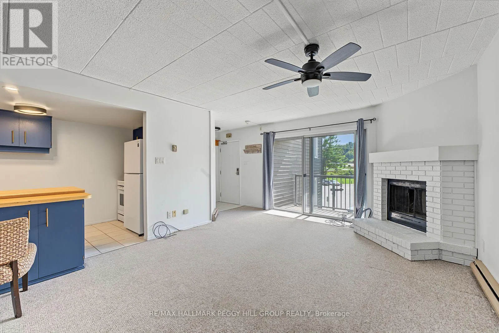 215 - 1102 HORSESHOE VALLEY ROAD W