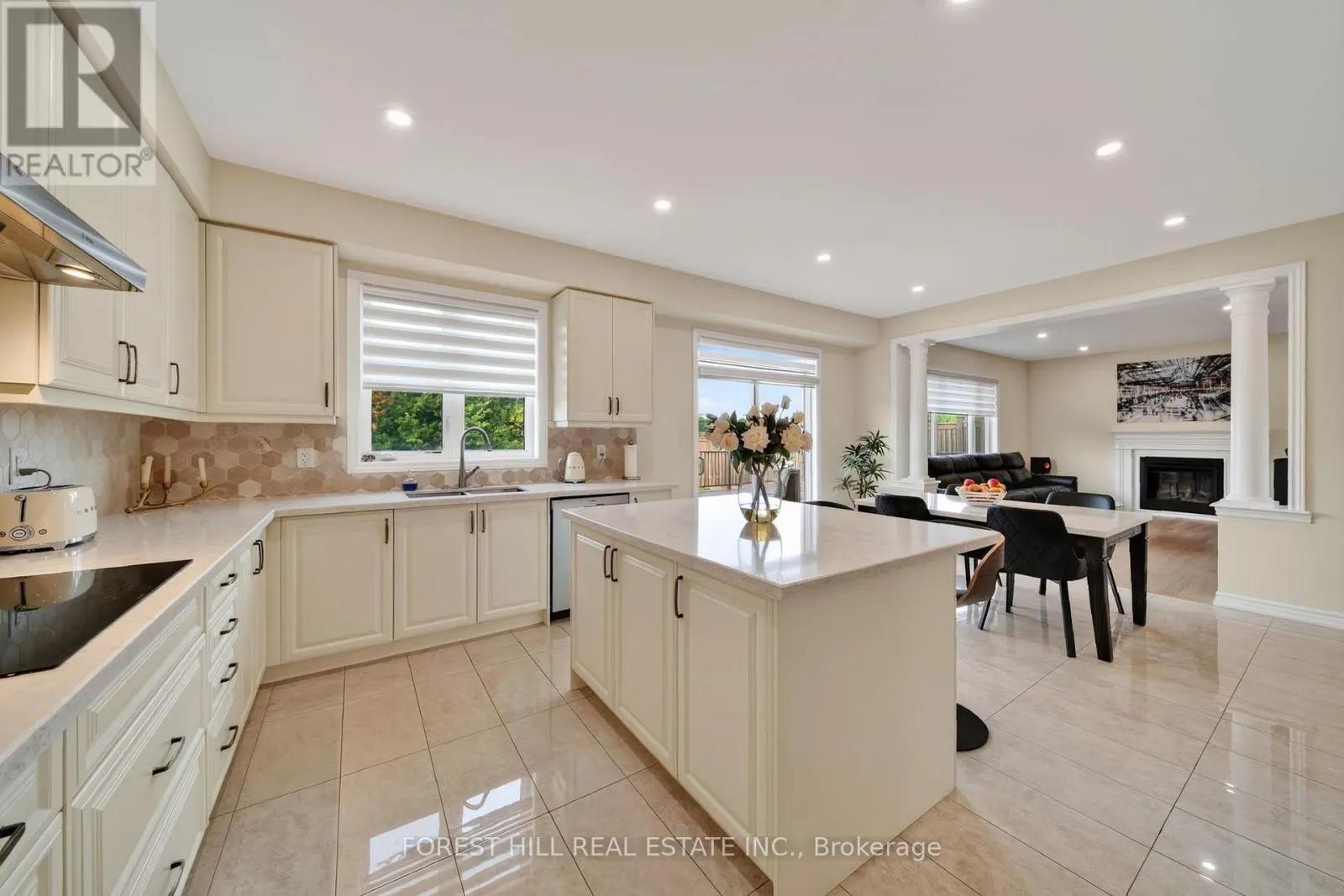 37 RUGMAN CRESCENT