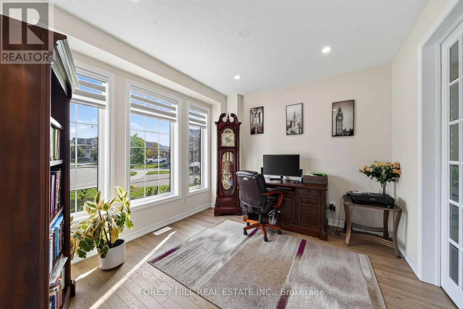 37 RUGMAN CRESCENT