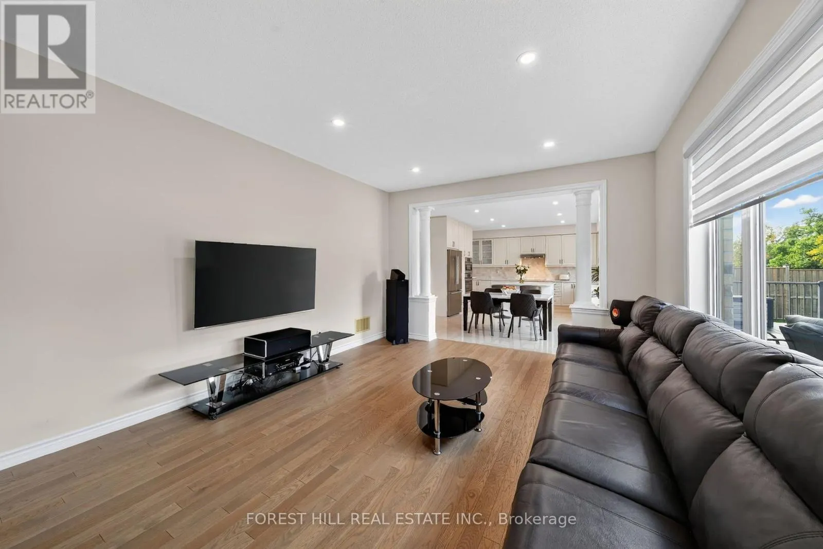 37 RUGMAN CRESCENT
